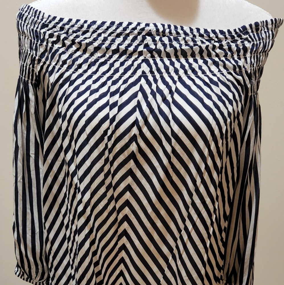 Grand & Greene, size Medium, Blue and White Stripe